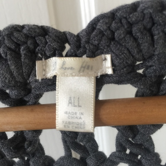 Bohemian style grey crochet vest - Picture 7 of 7